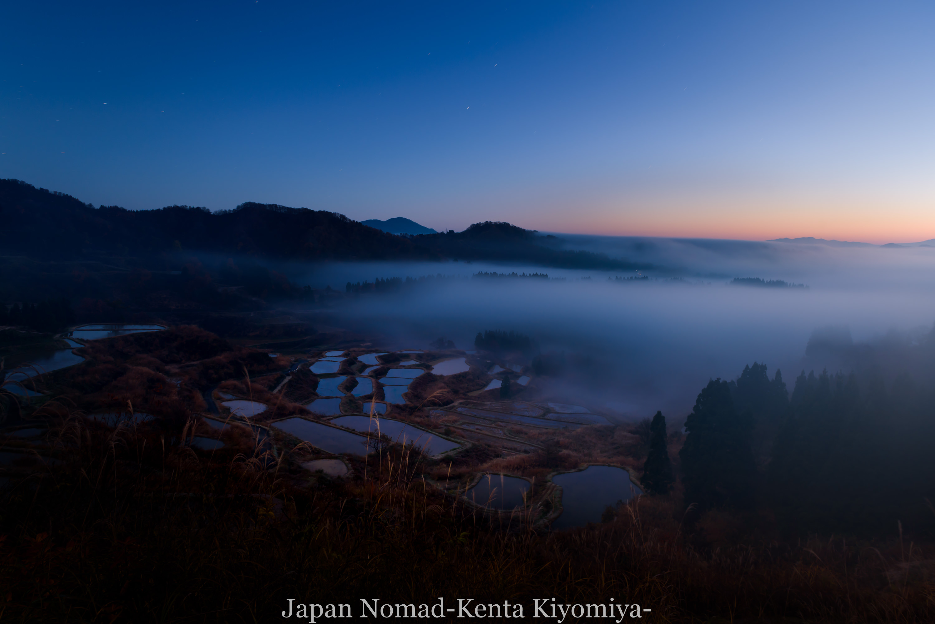 旅141日目 新潟県 星峠の棚田 で極寒に耐えながら雲海と棚田の絶景を撮影 Japan Nomad