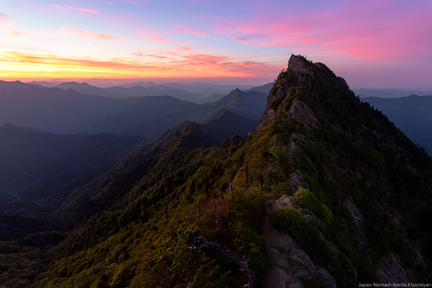 石鎚山 登山 後編 朝焼けとマジックアワーの天狗岳 Japan Nomad